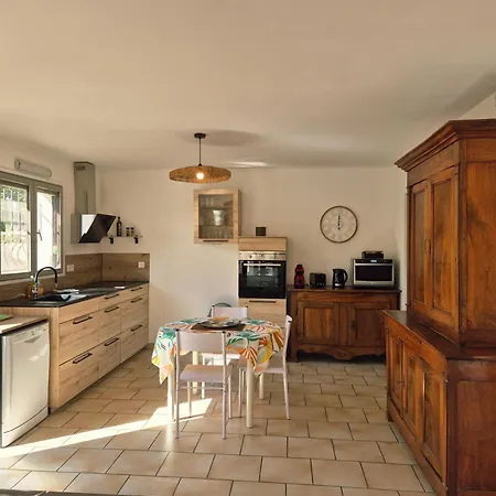 Maison Des Myrtes Apartment